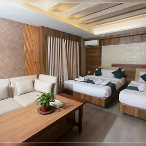 3* ホテル Maya Boutique Hotel